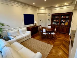 Dandy Elegance Loft