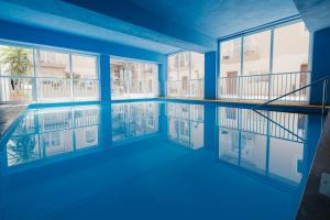 Bright 1Bed with Shared Heated Indoor Pool & Gym
