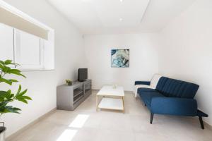 Bright 1Bed with Shared Heated Indoor Pool & Gym