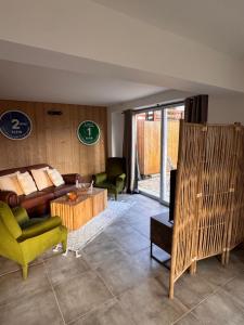 Appartement au calme avec terrasse et jardin vue montagne
