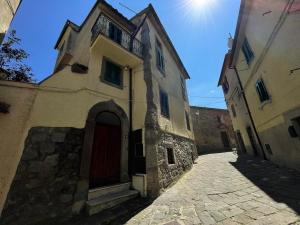 La casina nel centro storico di Castel del Piano