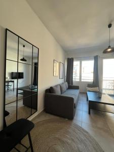 Ælis Suites in Psyrri - Rooftop Access & Acropolis View