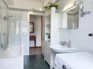 Alvea Home - Lake View and Private Covered Parking
