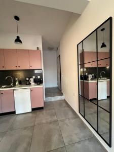 Ælis Suites in Psyrri - Rooftop Access & Acropolis View