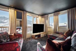 Luxurious Apartment with Ski-In and Out Access in Centre
