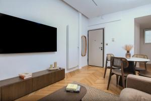 Stylish Apartment near Acropolis & Metro