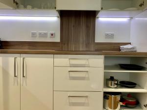Stylish 2Bedroom,2Bath, Balcony, ExCeL, O2,Parking