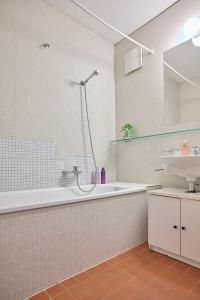 Bright 3-Room Apartment with garage near Novartis