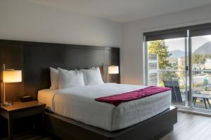 Tofino Resort + Marina