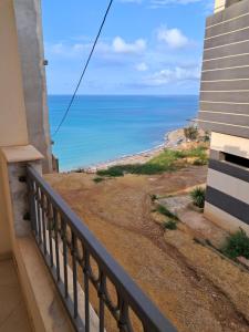 Jolie villa, piscine privée au bord de mer
