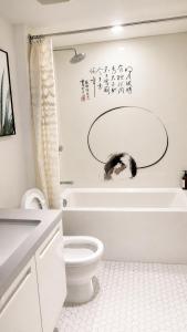 Cozy & Moden Downtown Condo in Vancouver