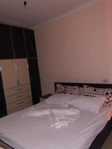 Lon Apartment