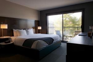 Tofino Resort + Marina