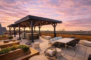 Chicago South Side 4BR 2BA Retreat Near McCormick