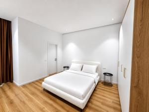 Spacious 2BR 2BA in Square 21