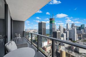 New Unit Dwntwn Miami Near Kaseya center
