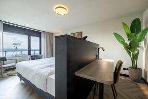 Leonardo Hotel IJmuiden Seaport Beach