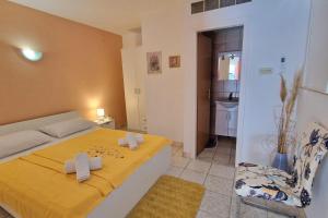 Apartments by the sea Novalja, Pag - 13033