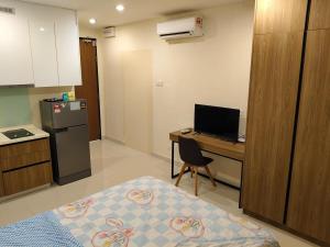 1 Queen Studio Level 8 Kozi Square B8-28 I