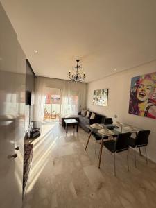 Superbe appartement avec terrasse en face de la gare