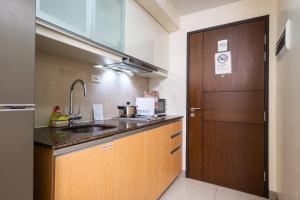 Uptown Mall Linked 1BR 2 Beds Best Value BGC