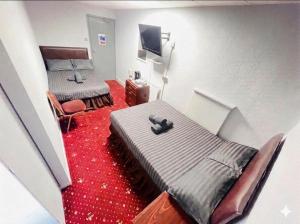 HOTEL BLUE OCEAN - New Management - Check In Until 3AM