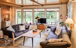 2 Bedroom Beautiful Home In Tarm