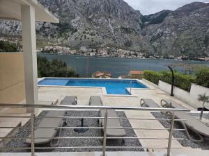 Luxury Studio with Sea View & Heated Pool