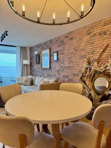 Luxury Apt - Vista al lago y amenities premium