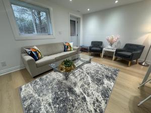 Cozy, 2BDR,walkout apt, free parking