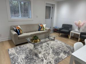 Cozy, 2BDR,walkout apt, free parking