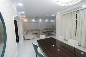 Feddy Elegant Apartment City Center