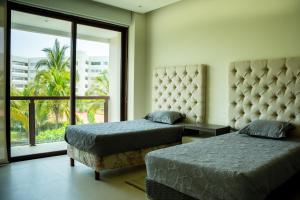 Family Apartment Beach & Pool in Acapulco 4 BR