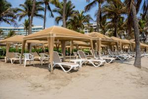 Family Apartment Beach & Pool in Acapulco 4 BR