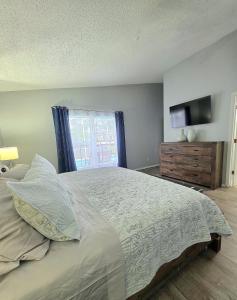 4BR King Beds 12 Guest Disney Game Rm Heated Pool