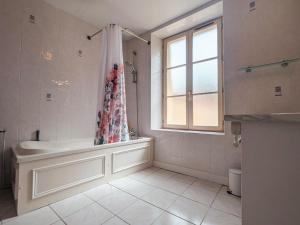 Maison chaleureuse à Saint-Genou - FR-1-591-787