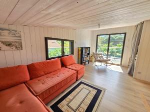 Maison Moderne en Bordure de Forêt, Idéale pour 810 Pers, à 2km de la Plage avec WiFi et Terrasse - FR-1-777-6