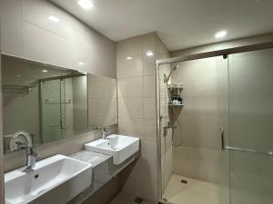 Delux 3Bedrooms Seaview Poolview Next to Okada Airport MOA