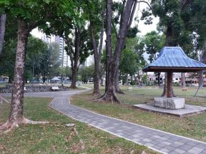 5 min walk to LRT BRT station, Pets friendly, with Baby cot