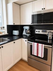 Luxury Condo Near High Park & Subway