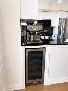 Luxury Condo Near High Park & Subway
