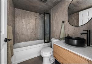 Luxury Condo Near High Park & Subway