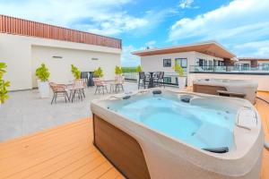 New 3BR Luxury Stay Cap Cana Pool, Jacuzzi, Beach