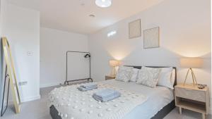 York Central Apartments with Gym - Close to Minister