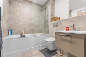 York Central Apartments with Gym - Close to Minister