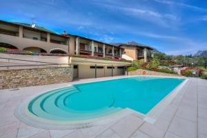 Borgo Belvedere-lake view & shared pool - Happy Rentals