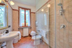 Borgo Belvedere-lake view & shared pool - Happy Rentals