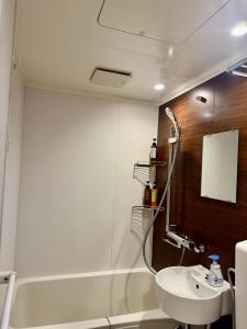 5 minutes walk from Eisuke Shinkimari Station, Osakas best Showa-style neighborhood