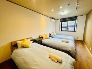 5 minutes walk from Eisuke Shinkimari Station, Osakas best Showa-style neighborhood