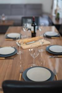 "Le Zen" by EnjoyNice, central spacious apartment with Airco, beach at 10 min